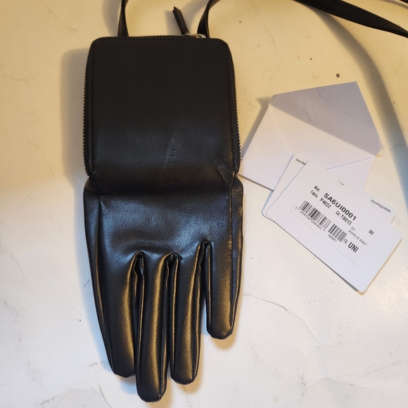 MM6 Maison Margiela Glove Zipped Mini Shoulder Bag in GUC - Picture 4 of 10